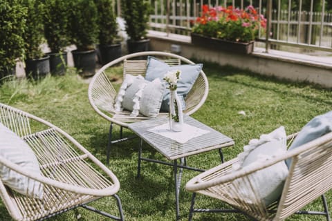 Garden, Seating area