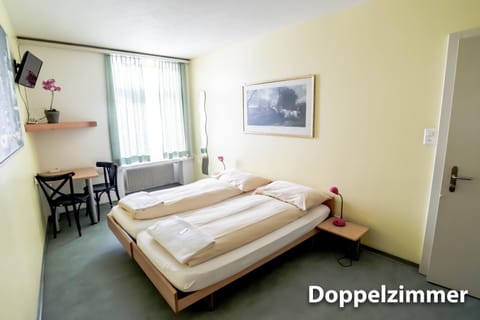 Hotel & Backpackers Zak Schaffhausen Hostel in Schaffhausen