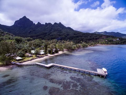 Linareva Moorea Beach Resort Bed and Breakfast in Moorea-Maiao