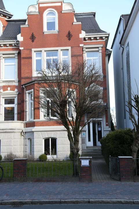 Property building, Facade/entrance