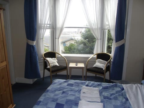 beaufort guesthouse Bed and Breakfast in Weymouth