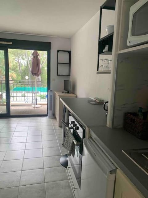 Kitchen or kitchenette, dishwasher, minibar, pet friendly, stove