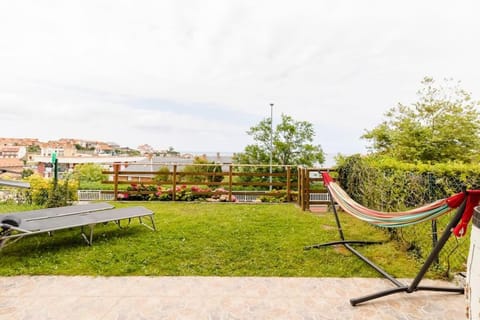 Communal lounge/ TV room, Garden, Garden view