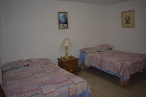 Blanquita guesthouse Bed and Breakfast in Ciudad Juarez