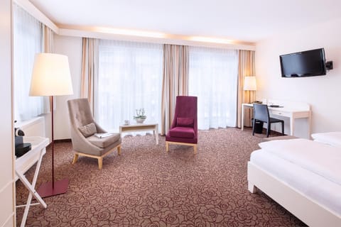 Day, TV and multimedia, Photo of the whole room, Bedroom
