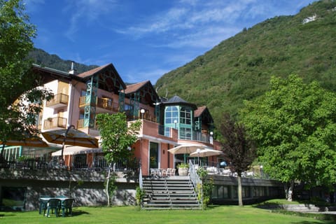 Property building, Day, Natural landscape, View (from property/room), Mountain view