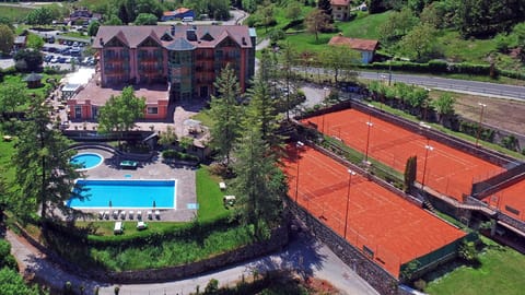 Day, Garden, View (from property/room), Tennis court, Swimming pool