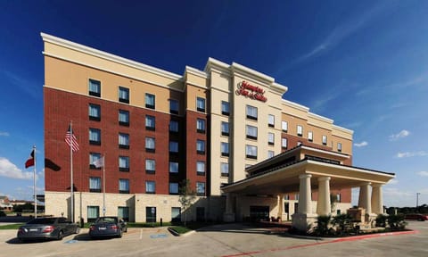 Hampton Inn and Suites Dallas/Lewisville-Vista Ridge Mall Hotel in Lewisville