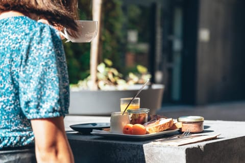 Patio, People, Breakfast