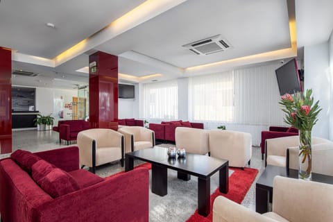 Communal lounge/ TV room, Lobby or reception, Lounge or bar