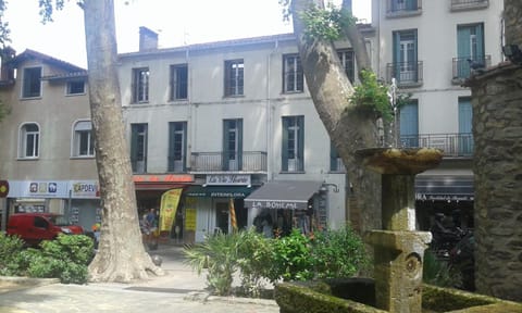 Facade/entrance, City view, Landmark view