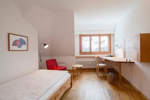 Bed, Photo of the whole room, Seating area