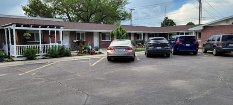 Husker Inn Motel in North Platte