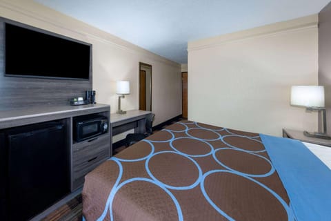 Super 8 by Wyndham Kansas City at Barry Road/Airport Hotel in Kansas City
