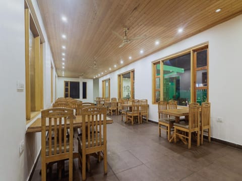 Restaurant/places to eat, Banquet/Function facilities