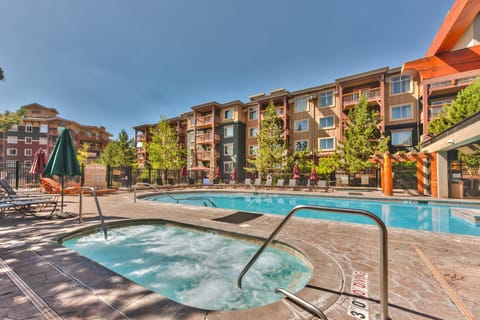 Hot Tub, Swimming pool