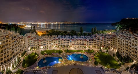 Nearby landmark, Bird's eye view, City view, Pool view, Sea view