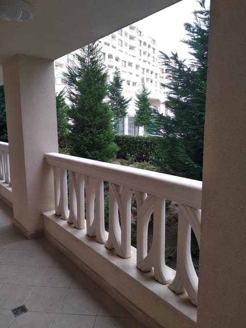 Balcony/Terrace, Garden view