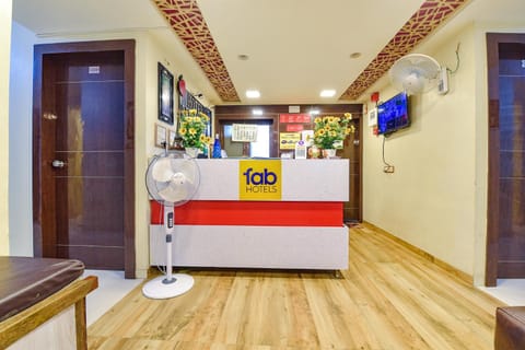 FabExpress Red Apple Hotel in Ahmedabad