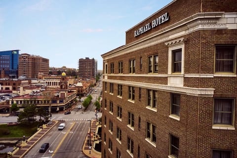The Raphael Hotel, Autograph Collection Hotel in Kansas City