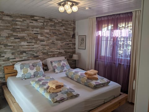 Bed, Photo of the whole room, Bedroom, towels