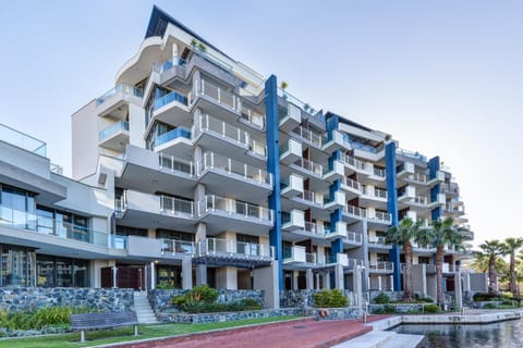 Lawhill Luxury Apartments - V & A Waterfront Condo in Cape Town