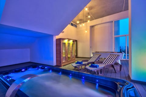 Maltese Luxury Villas - Sunset Infinity Pools, Indoor Heated Pools and More! Villa in Malta