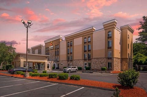 Comfort Inn & Suites East Hartford - Hartford Hotel in East Hartford