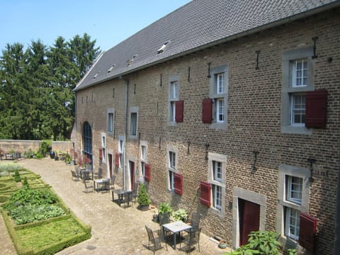 Spacious Apartment near Town Center in Mesch Copropriété in Limburg (province)