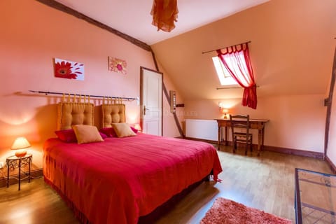Shower, Library, Kitchen or kitchenette, Dining area, Bedroom