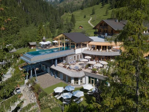Neighbourhood, Bird's eye view