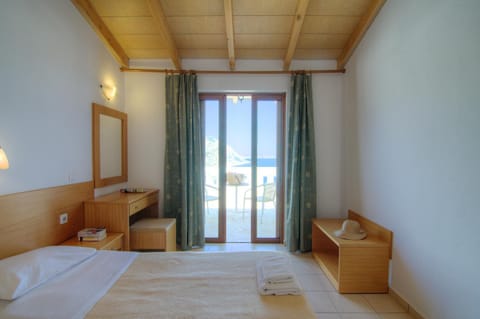 Day, Photo of the whole room, Sea view