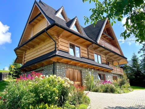 Property building, Spring, Day, Garden, Garden view