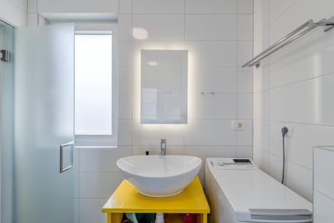 Bathroom, washing machine