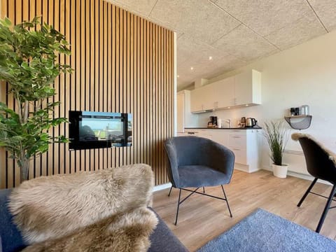 Kitchen or kitchenette, Living room, Dining area, minibar