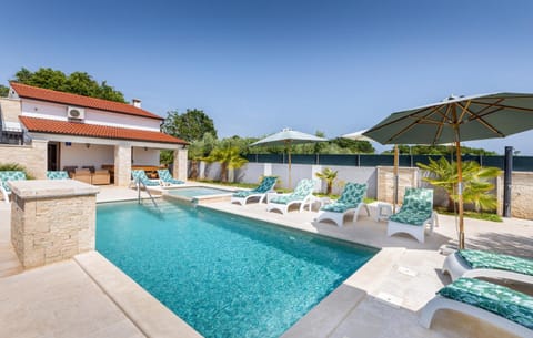 Pool view, Swimming pool