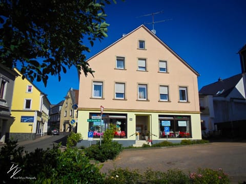 Facade/entrance, Summer, On site