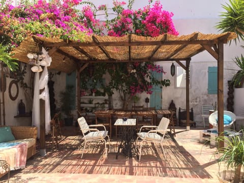 Patio, Spring, Garden, Dining area