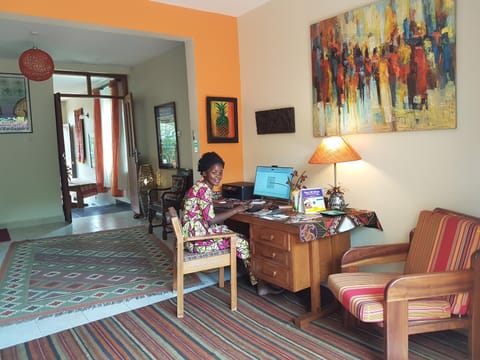 Pineapple Guest House Entebbe Chambre d’hôte in Uganda