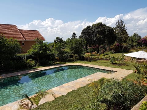 Pineapple Guest House Entebbe Bed and Breakfast in Uganda