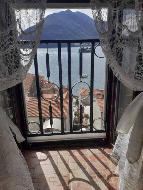 BellaVistaZmukic Guesthouse Bed and Breakfast in Kotor Municipality