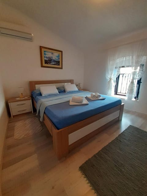 BellaVistaZmukic Guesthouse Bed and Breakfast in Kotor Municipality
