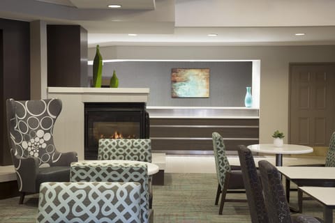 Lobby or reception, Seating area, flat iron