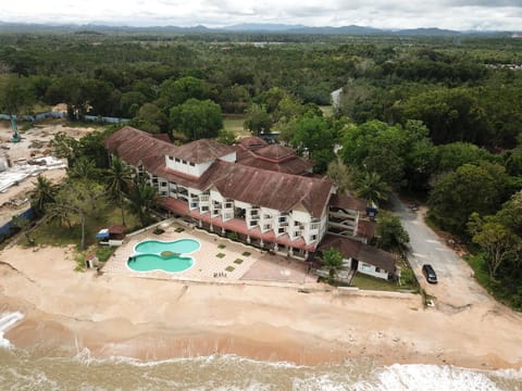 Property building, Bird's eye view, Swimming pool