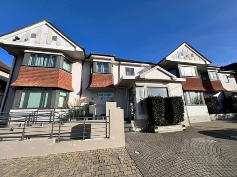 Property building, Day, Street view