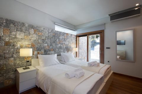 Villa Terra Creta, Luxury Retreat & Private Spa Chalet in Chania