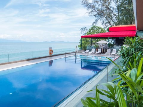 Hotel Sentral Seaview @ ​Beachfront Hotel in Tanjung Bungah