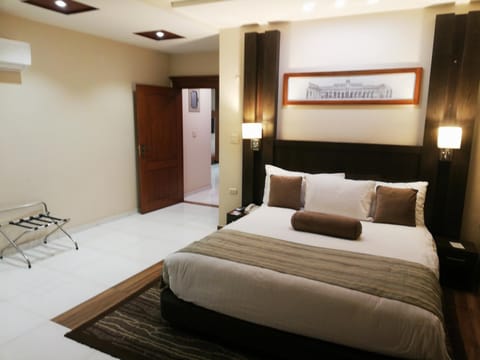 Avari Xpress Faisalabad Hotel in Punjab