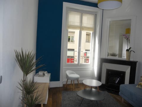 au 303 Apartment in Lyon