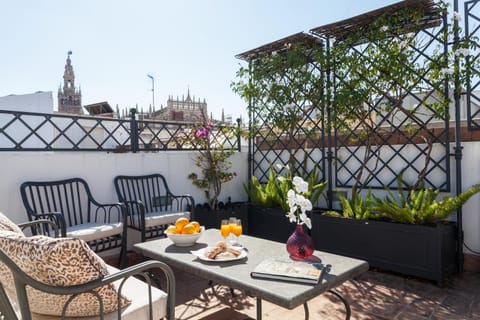 City Rooftop Paradise - Space Maison Apartments Condo in Seville